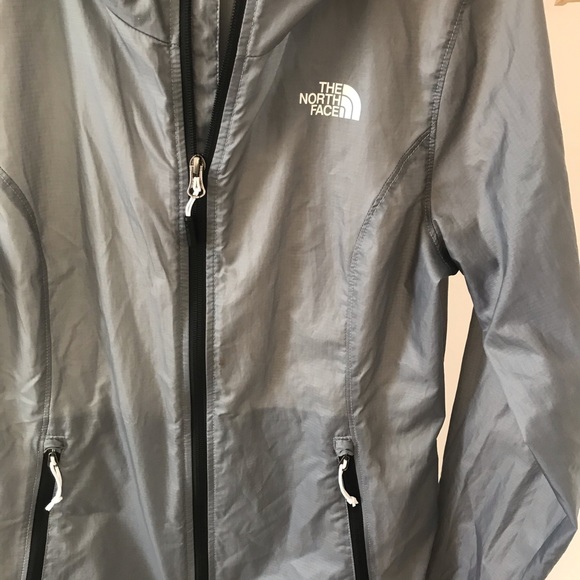 The North Face • Women’s Lightweight Wind Breaker ‘WindWall’ Size Small - Picture 3 of 16
